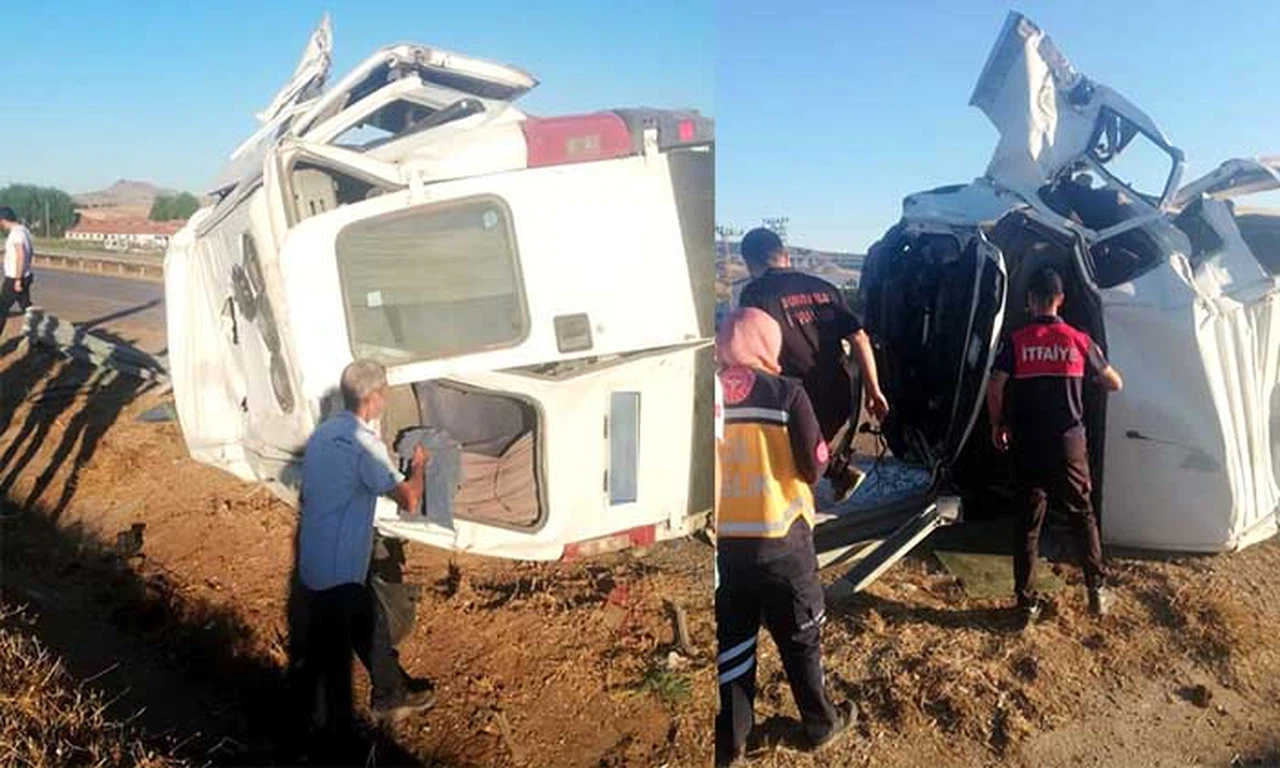 Minibüs Devrildi: 3 Yaralı  