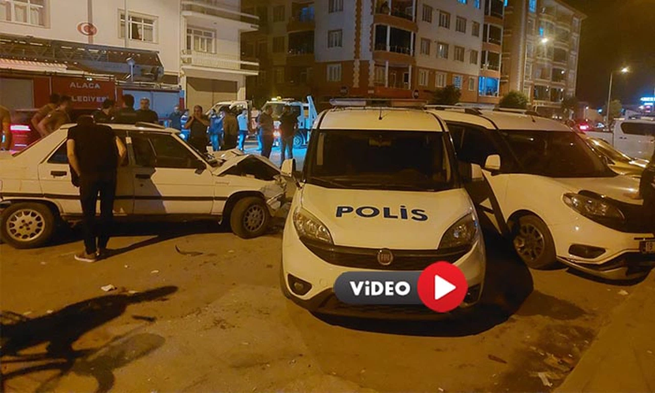 Otomobil, Polis Aracına Çarptı: Dört Yaralı