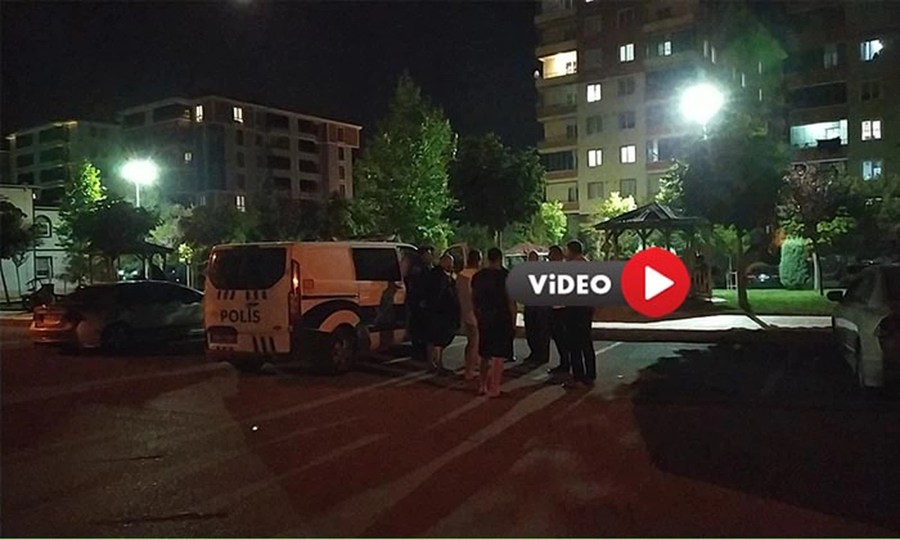 Park Halindeki Otomobile Yorgun Mermi İsabet Etti