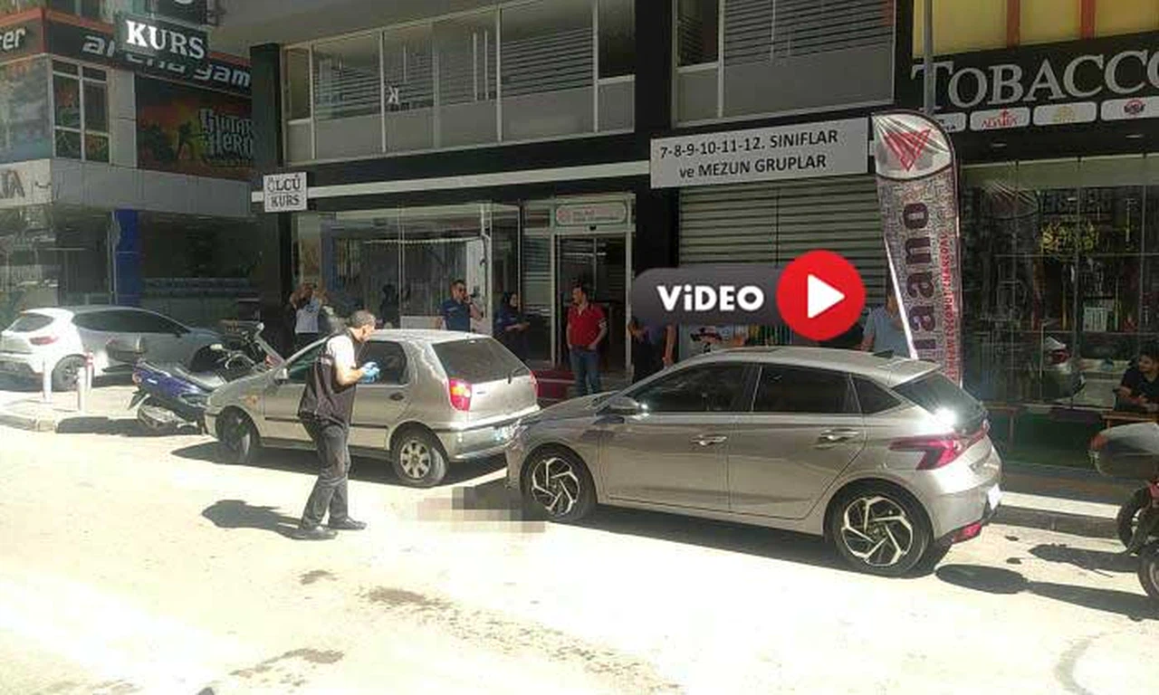 Sokak Ortasında Bıçaklandı  