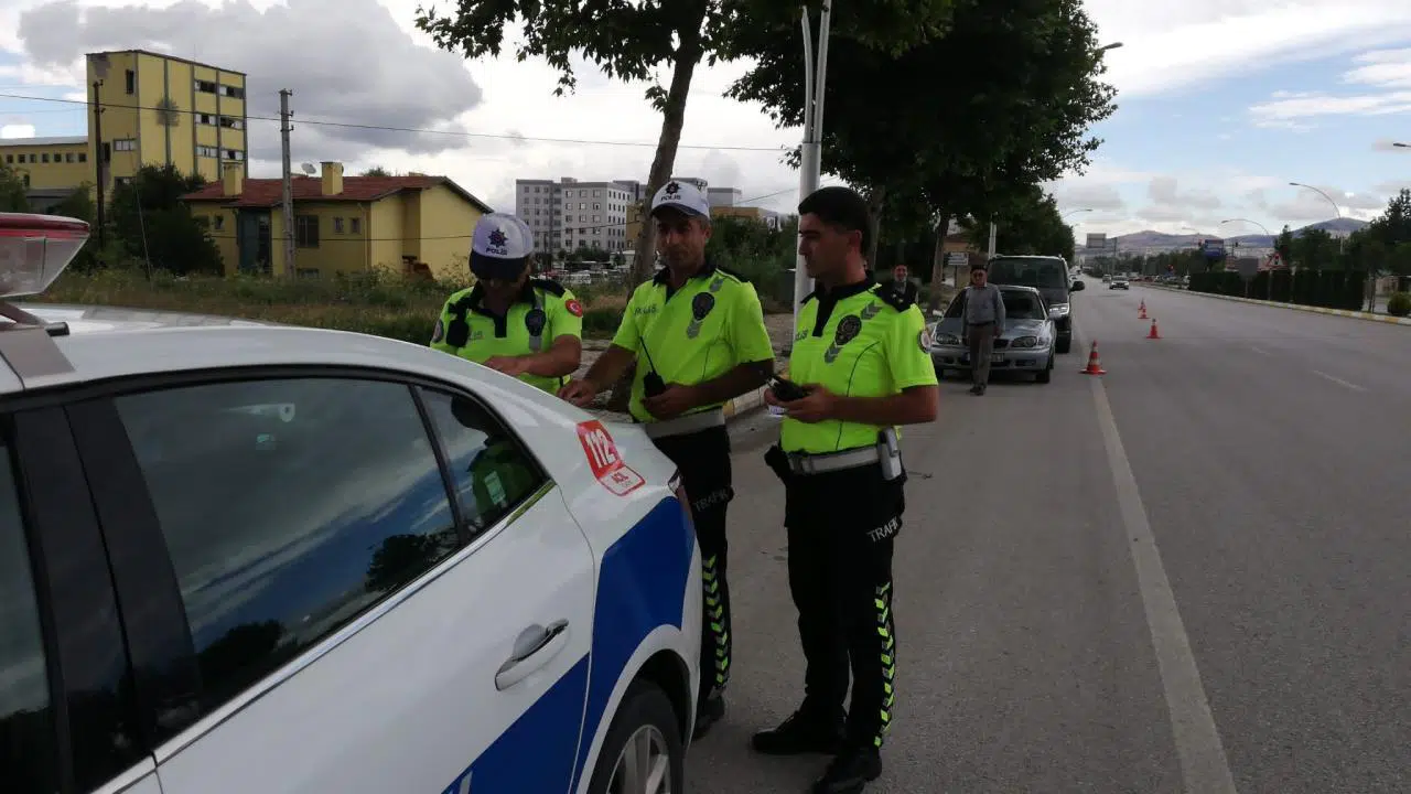 Üç Sürücüye 34 Bin Lira Ceza