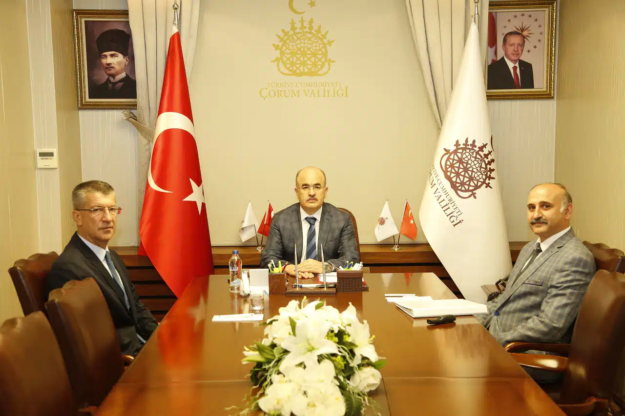 Vali Fark Atıyor