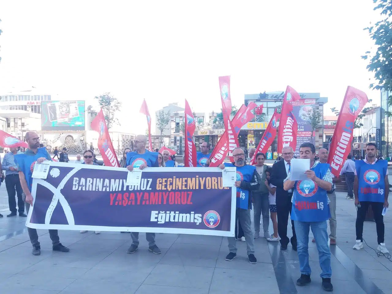 ‘Barınamıyoruz, Geçinemiyoruz, Yaşayamıyoruz’