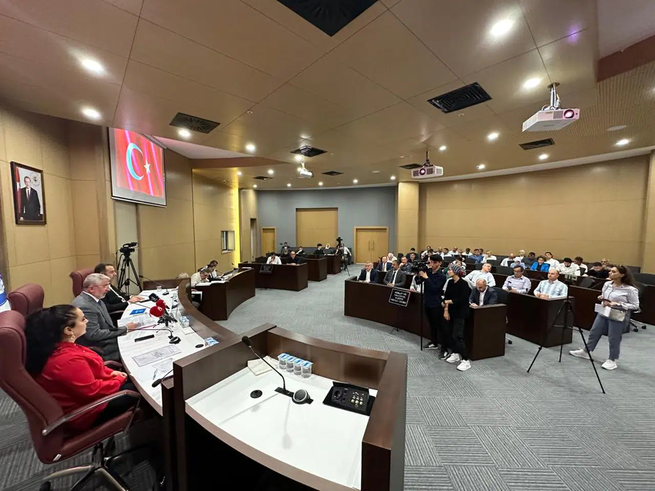 Binicilik Tesisi ve Parktaki İşyeri Kiraya Verilecek