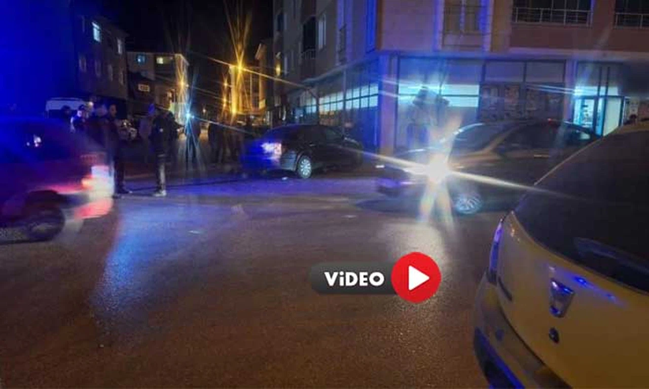 Çarpışan Otomobiller Markete Girdi: 2 Yaralı  