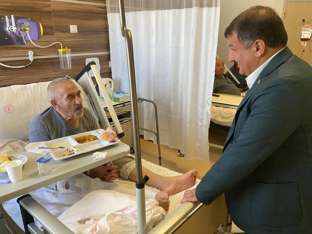 Günay’dan Hastanede Geçmiş Olsun Ziyaretleri