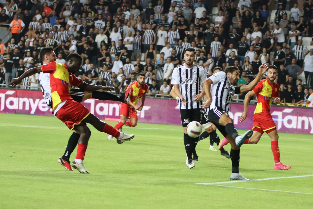 İzmir Derbisinin Kazananı Göztepe