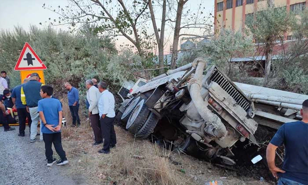 Bayatta Korkunç Kaza 3 Yaralı