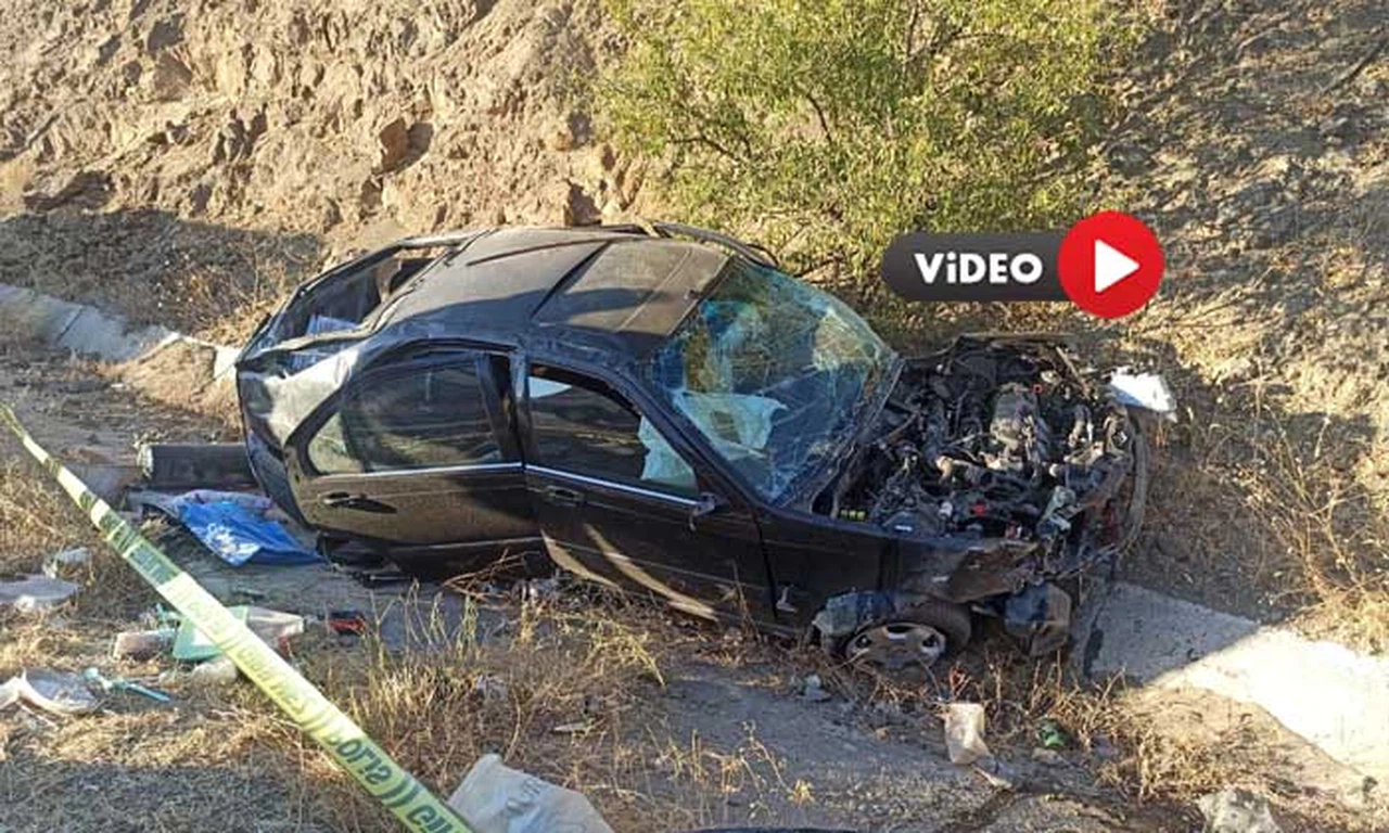 Şarampole Devrilen Otomobilde : Bir Ölü 3 Yaralı