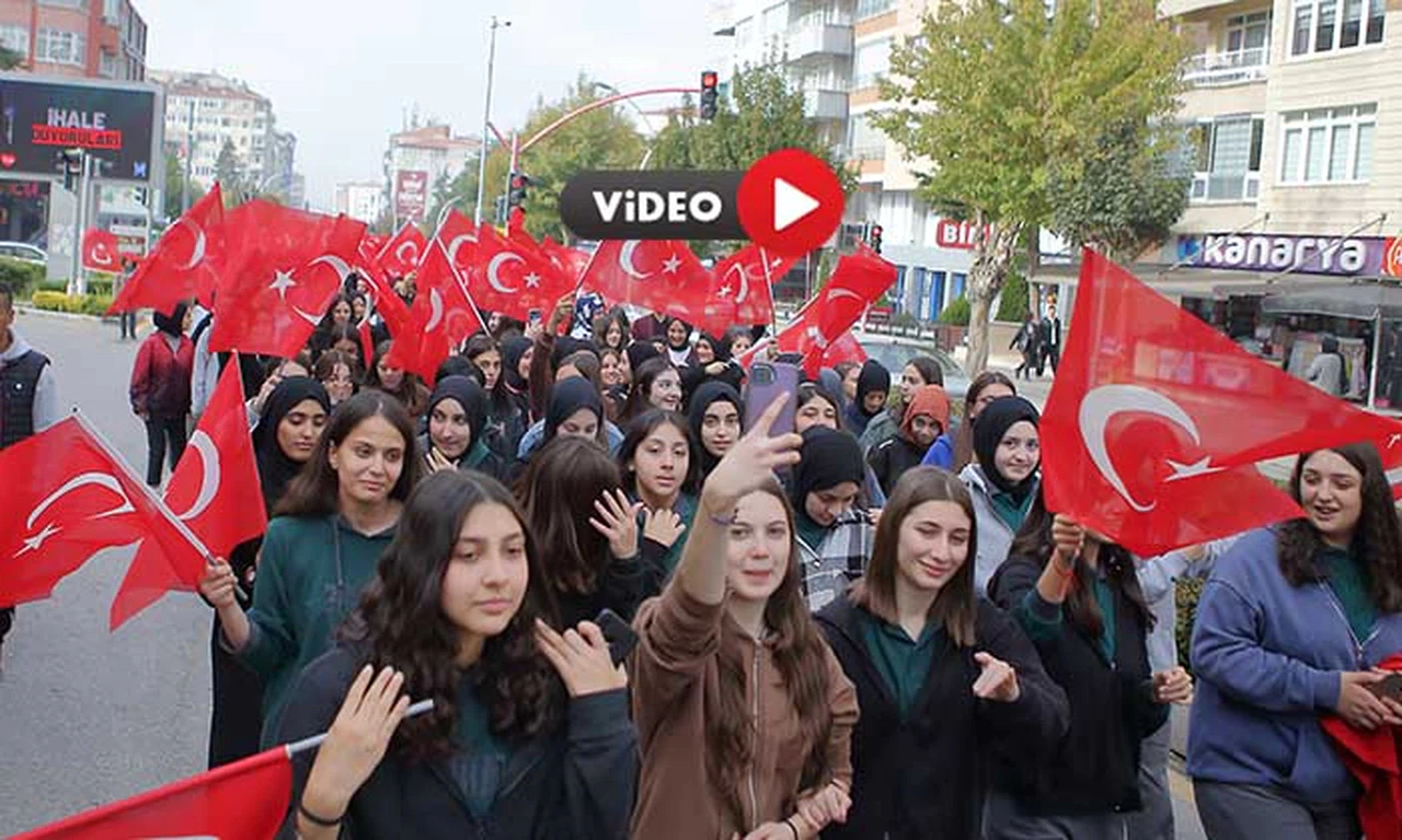 2023 Öğrenci Şehitlere Saygı İçin Yürüdü
