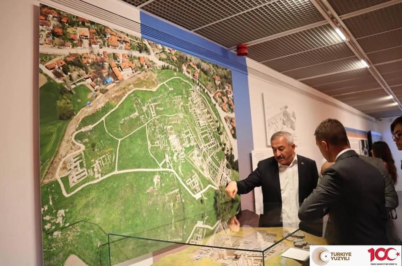 ‘Atatürk ve Alacahöyük’ Sergisi Açıldı