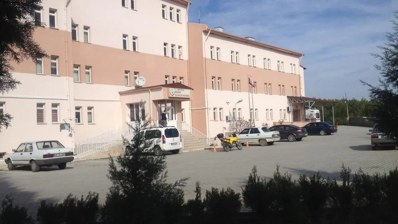Düşerek Başını Çarpan Kişi Hastanede Öldü