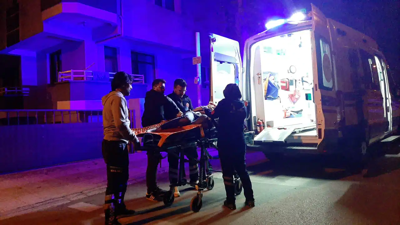 Gözünü Yaralayan Arkadaşını Bıçaklayan Kişi Tutuklandı