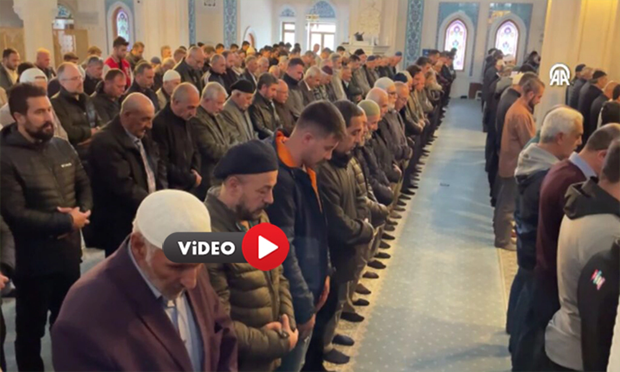 Hayatını Kaybeden Filistinliler İçin Gıyabi Cenaze Namazı