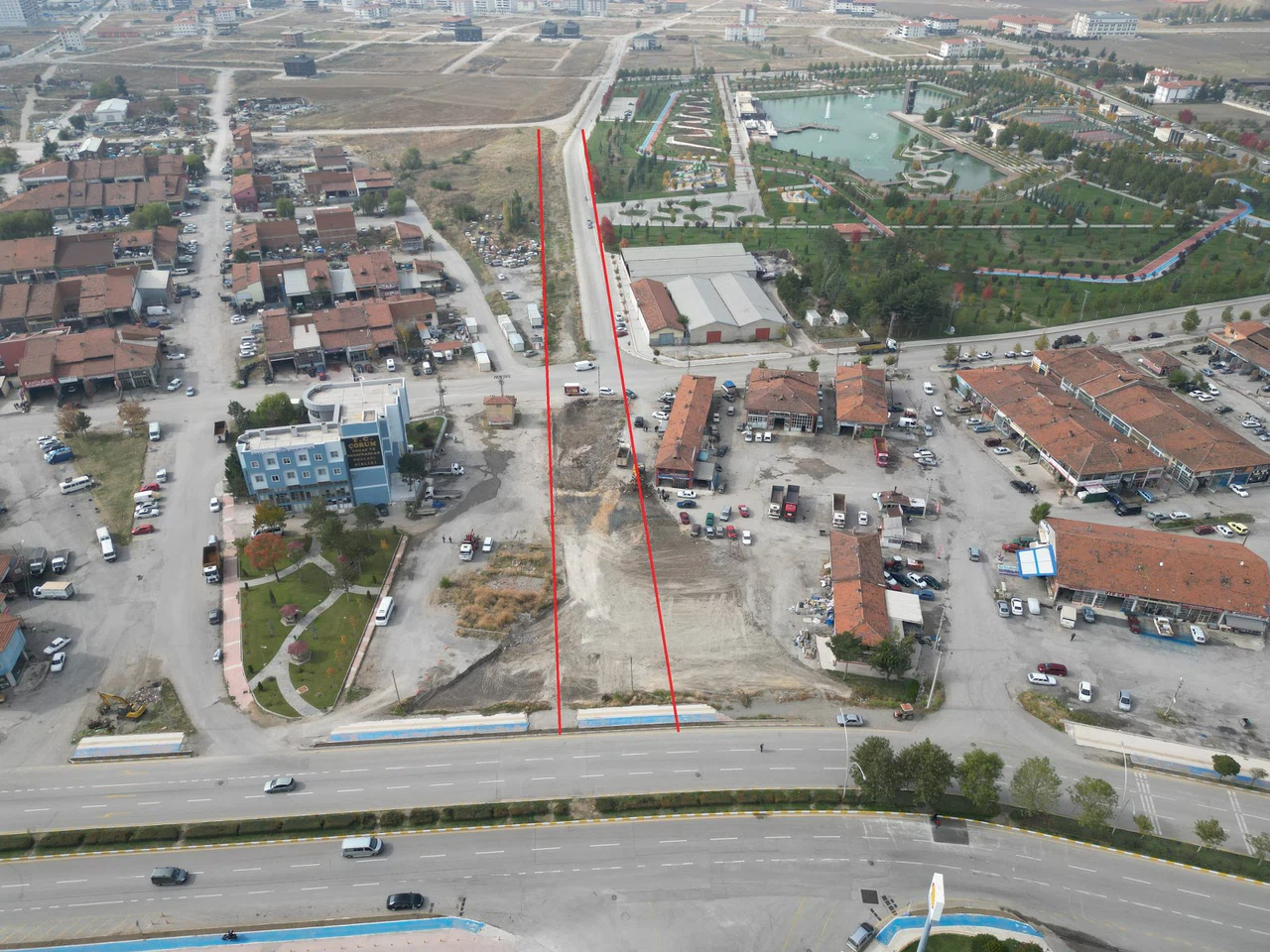 İki Cadde Birbirine Bağlanıyor
