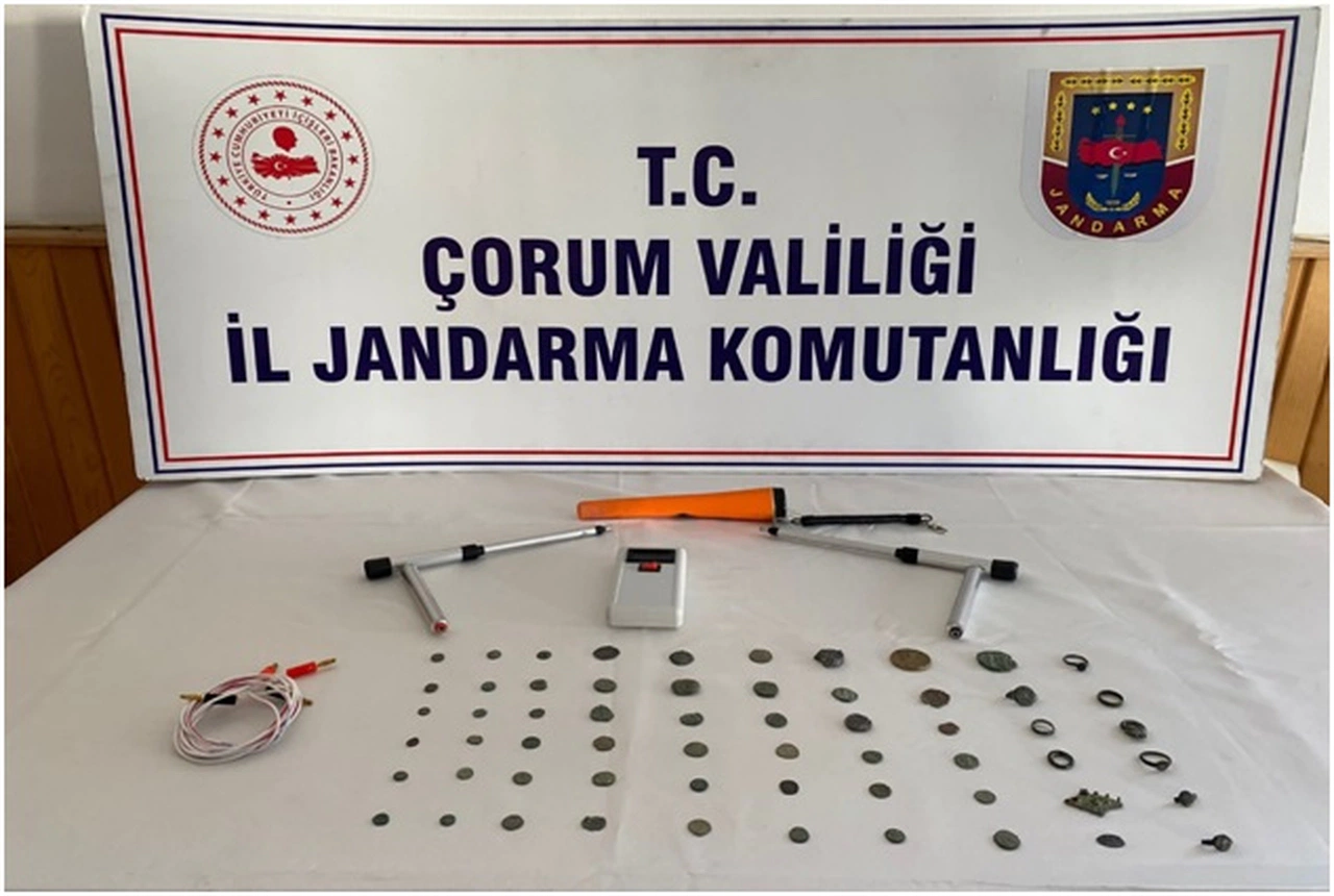 Roma Dönemine Ait Eserleri Satmaya Çalışırken Yakalandı