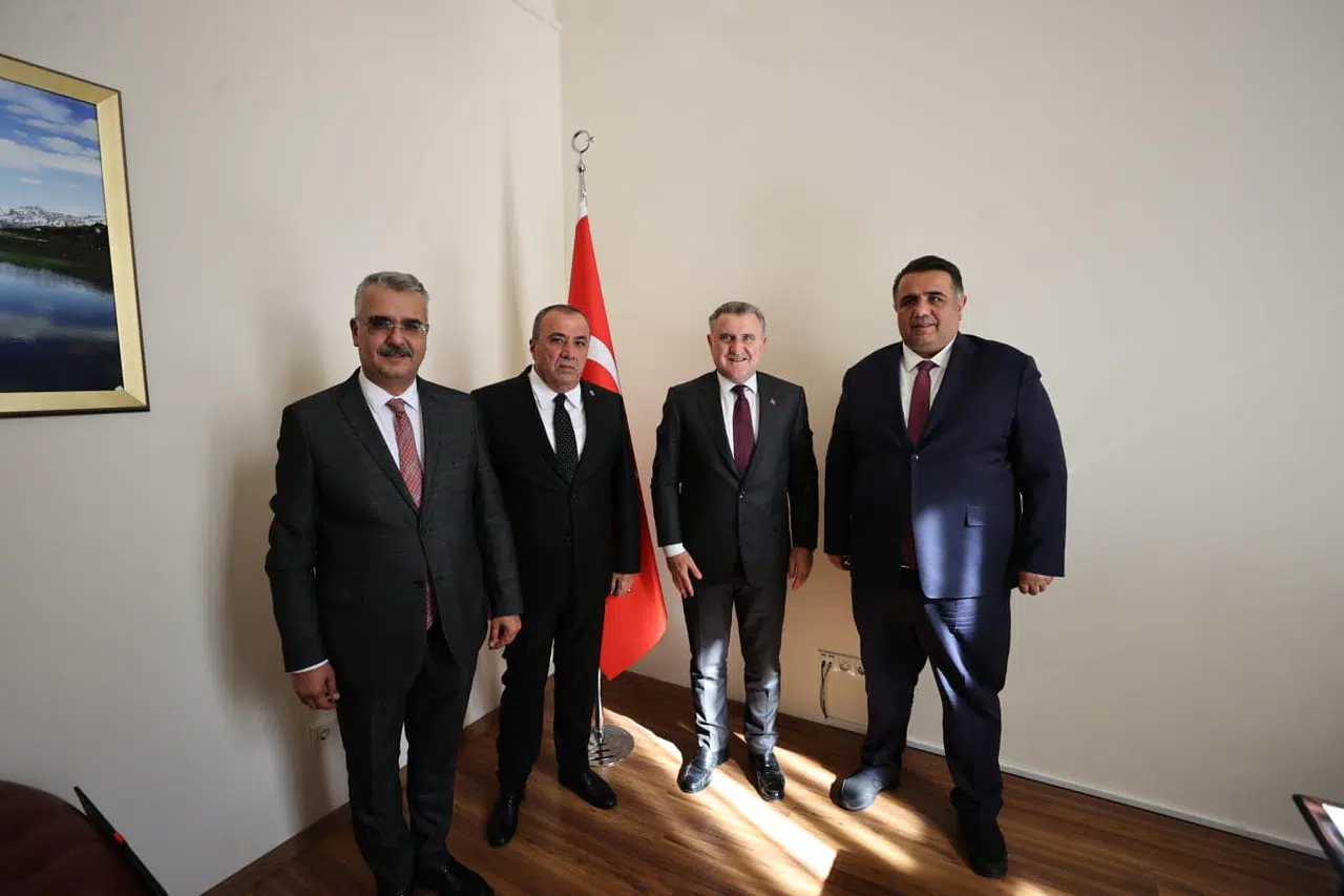 Üç Vekil Tek Hedef