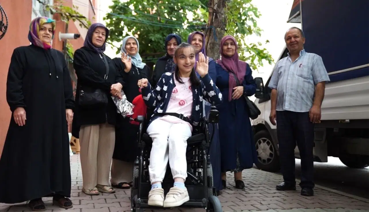 Akülü Otomobilini Teslim Alan Semanur'un Birinci Kelamları: Şu An İçimde Kelebekler Uçuşuyor