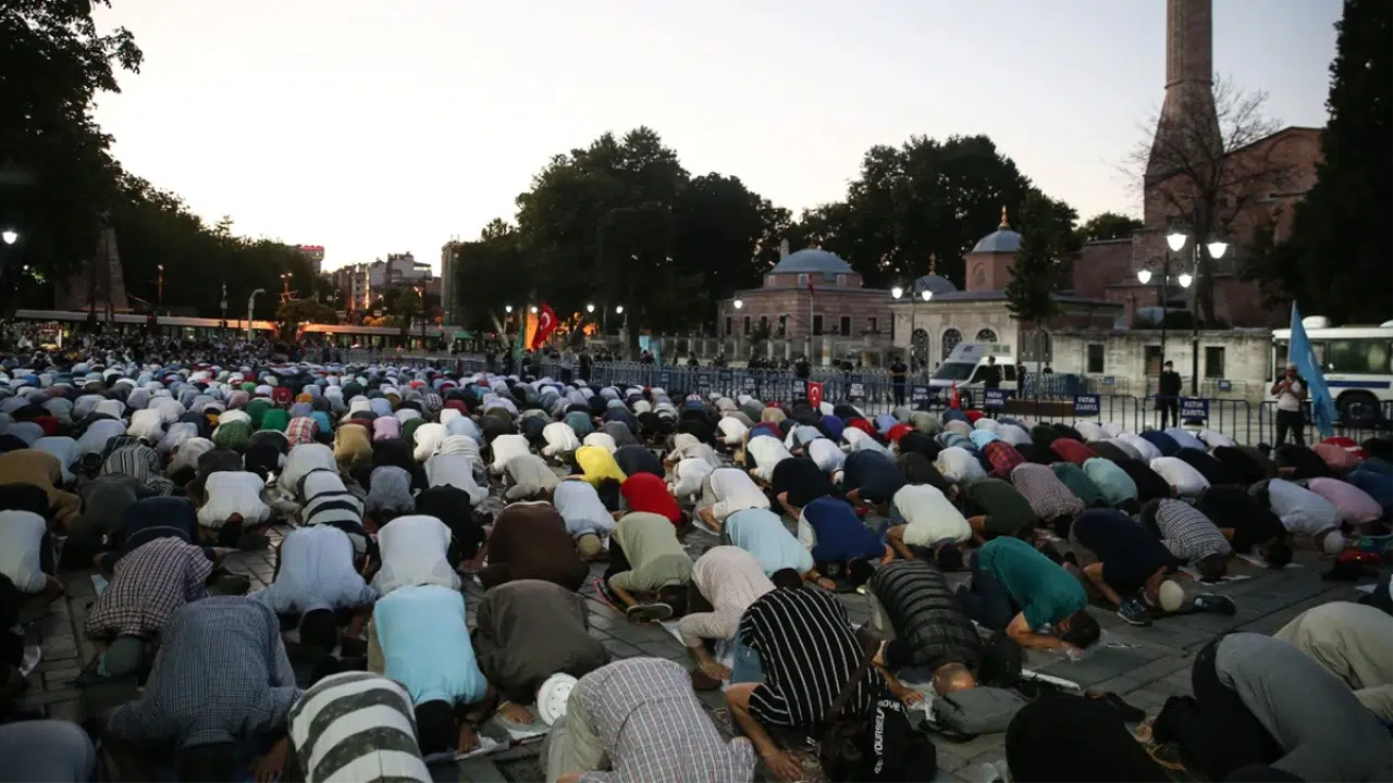 Kerahat Vaktinde Namaz Kılınır Mı, Günah Mı, Kararı Nedir?