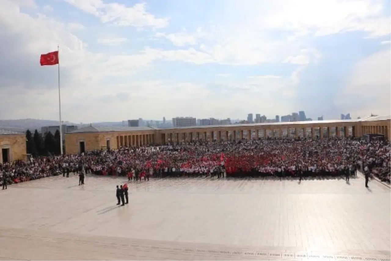 LÖSEV 25. Yılını Anıtkabir'de Kutladı