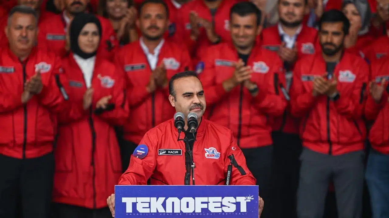 Mehmet Fatih Kacır: Cumhuriyet'i En Çok Seven Onun İçin En Çok Çalışandır