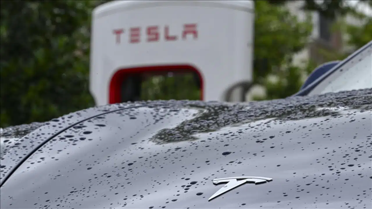 Tesla'nın 2023 Üçüncü Çeyrekte Geliri Arttı, Karı Azaldı