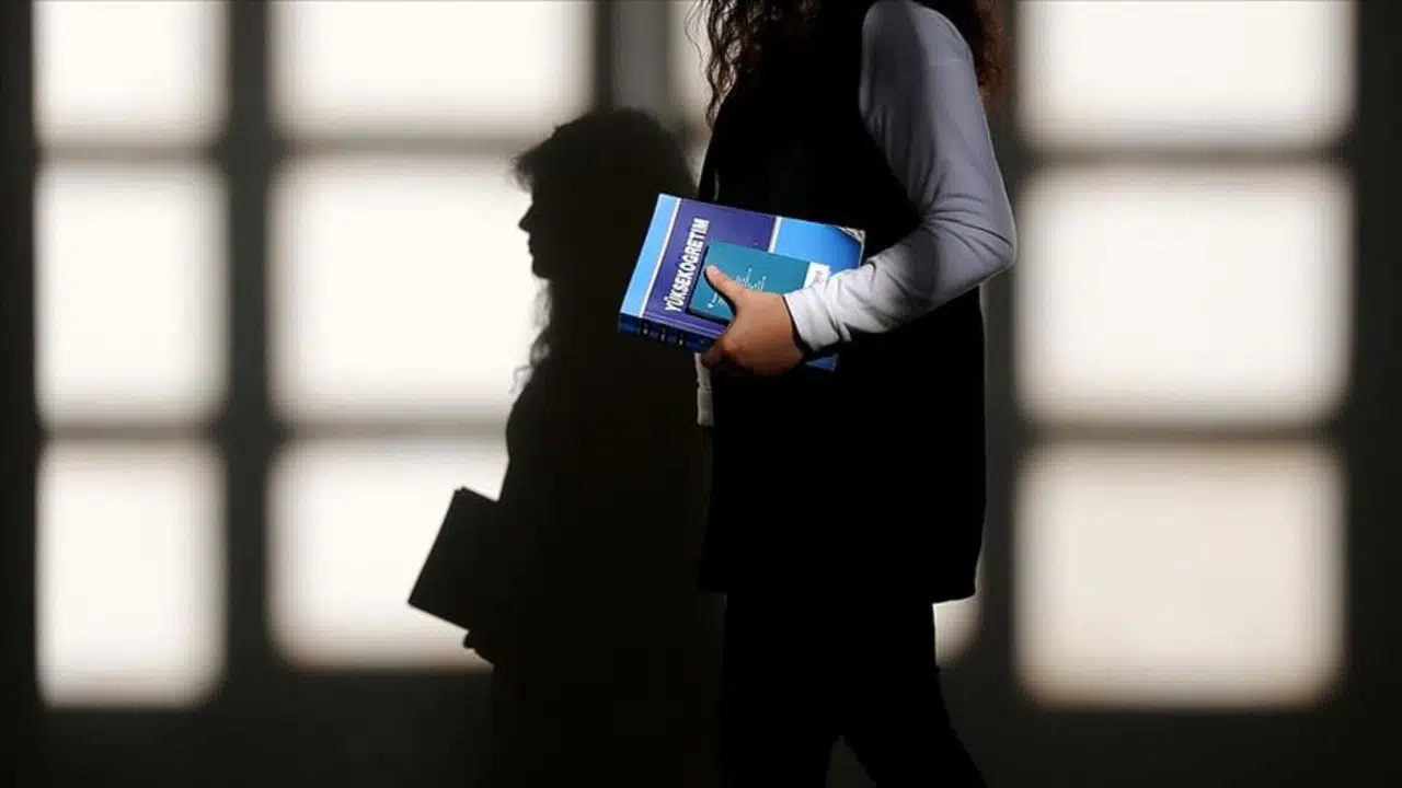 YÖK'ten Vakıf Üniversitelerine Ücret Uyarısı