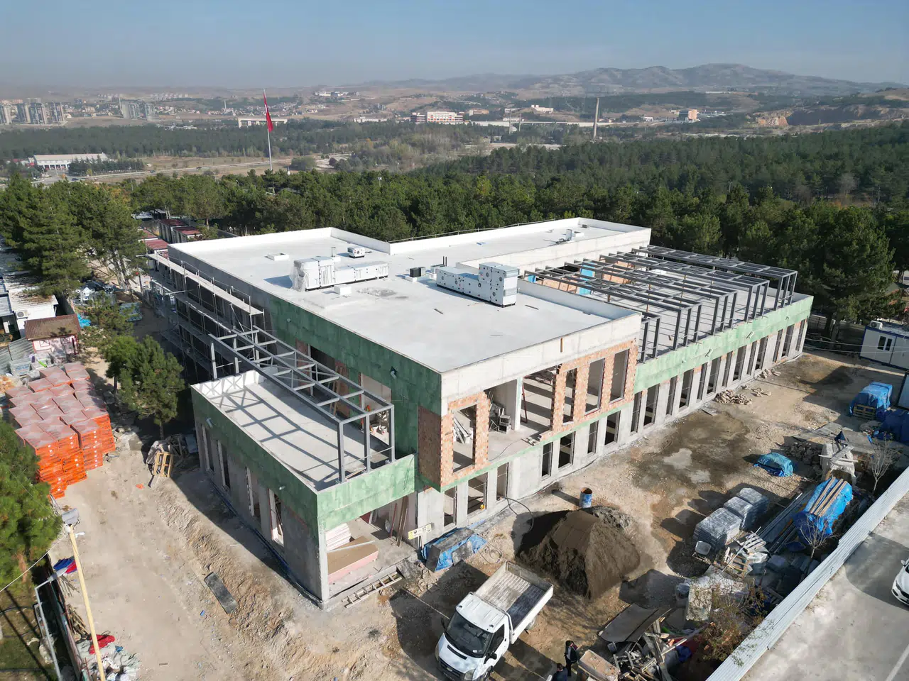 Hayvan Hastanesi Yükseliyor