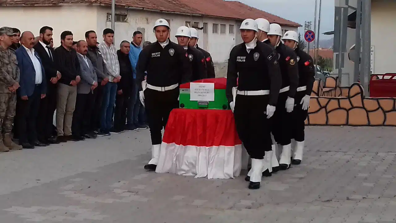 Kalp Krizi Geçiren Genç Polis Çorum’da Hayatını Kaybetti