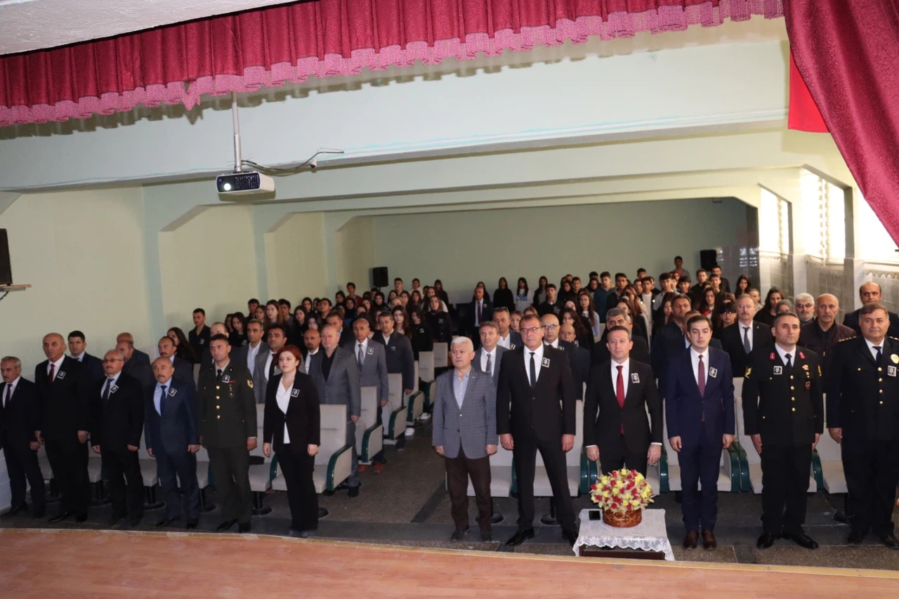 Sungurlu'da 10 Kasım Atatürk'ü Anma Programı Düzenlendi  