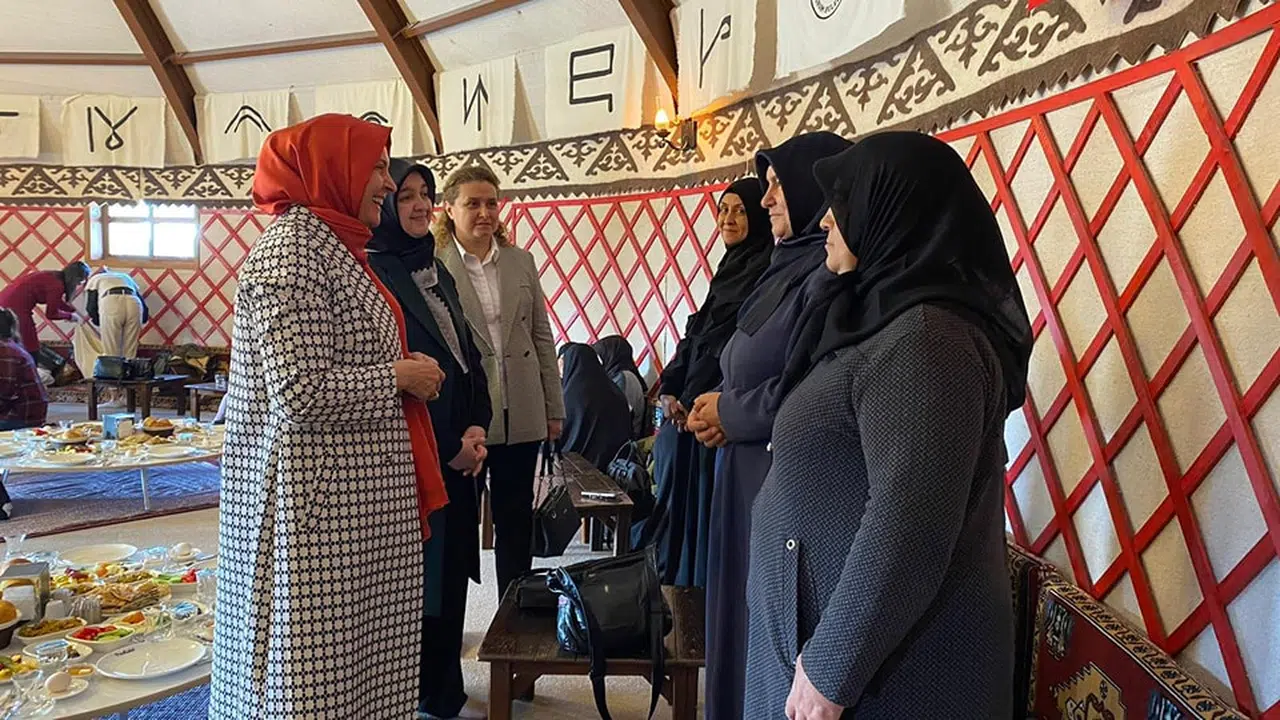 Valinin Eşi, Şehit Aileleriyle Buluştu
