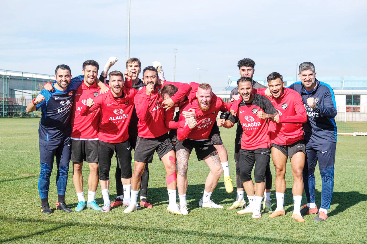 Yeni Hocanın A Takımı Belli Oldu