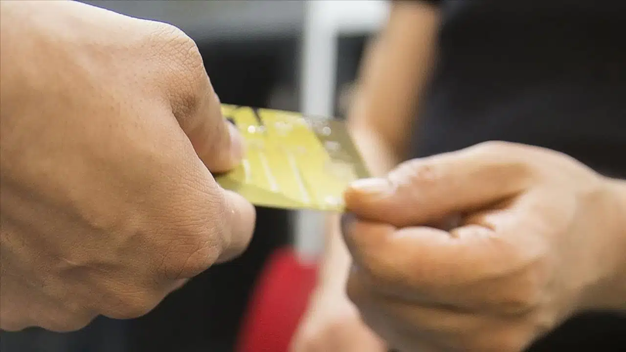 Aidatsız Kredi Kartı Seçeneği Sunmayan Banka, Aidatı İade Edecek