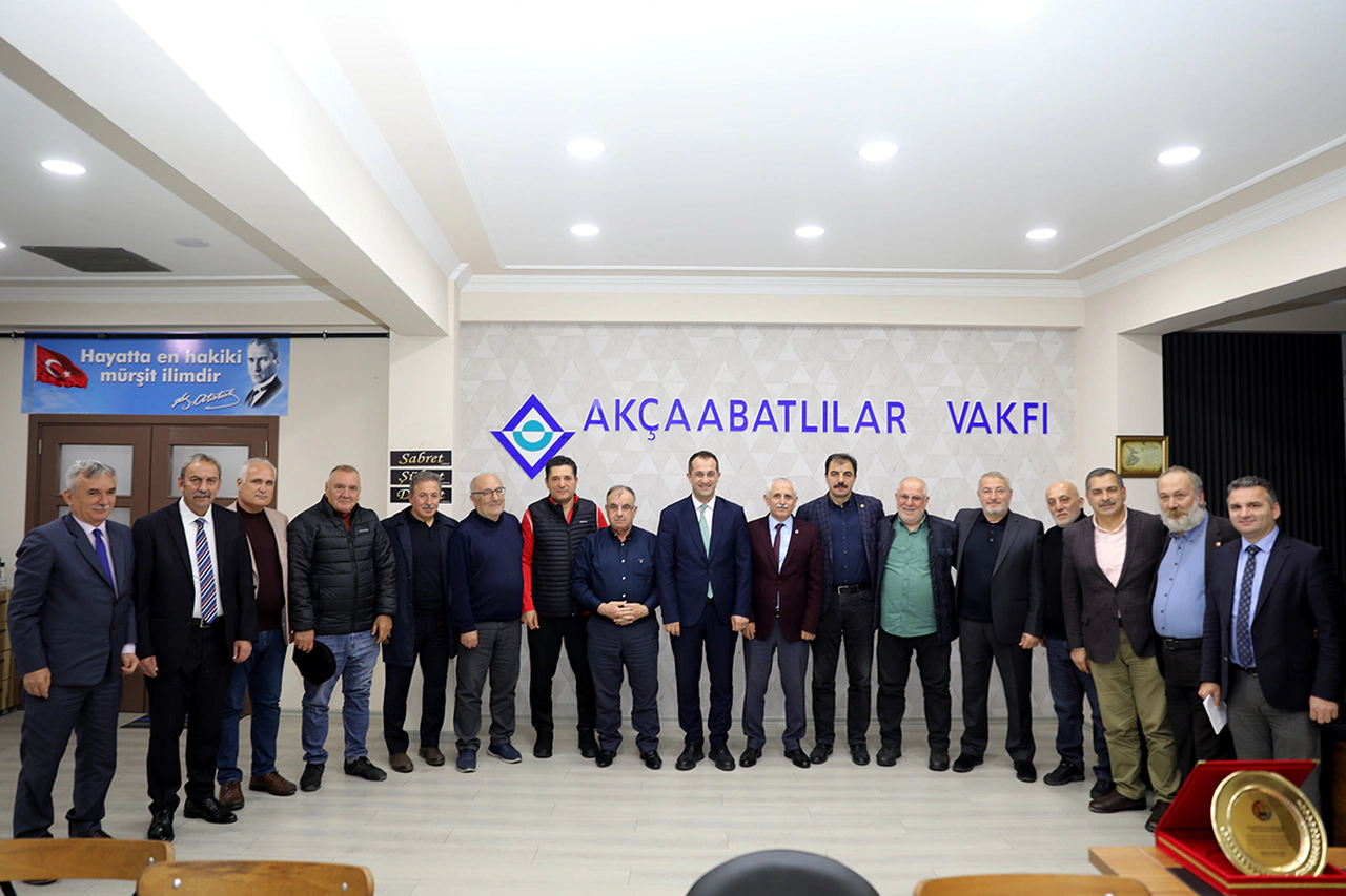 Akçaabat Belediye Başkanı Ekim, Akçaabat Kent Konseyi Üyeleriyle Bir Araya Geldi