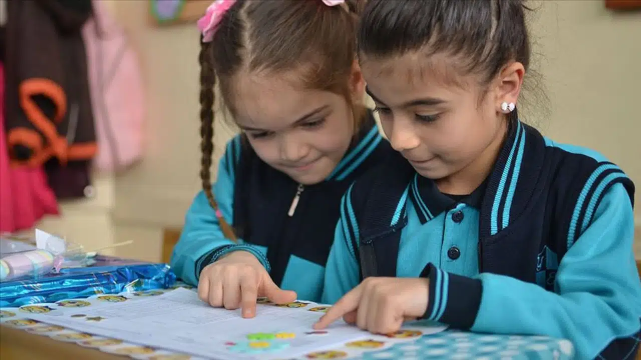 Ara Tatil Bitti: Öğrenciler Yarın Dersbaşı Yapacak