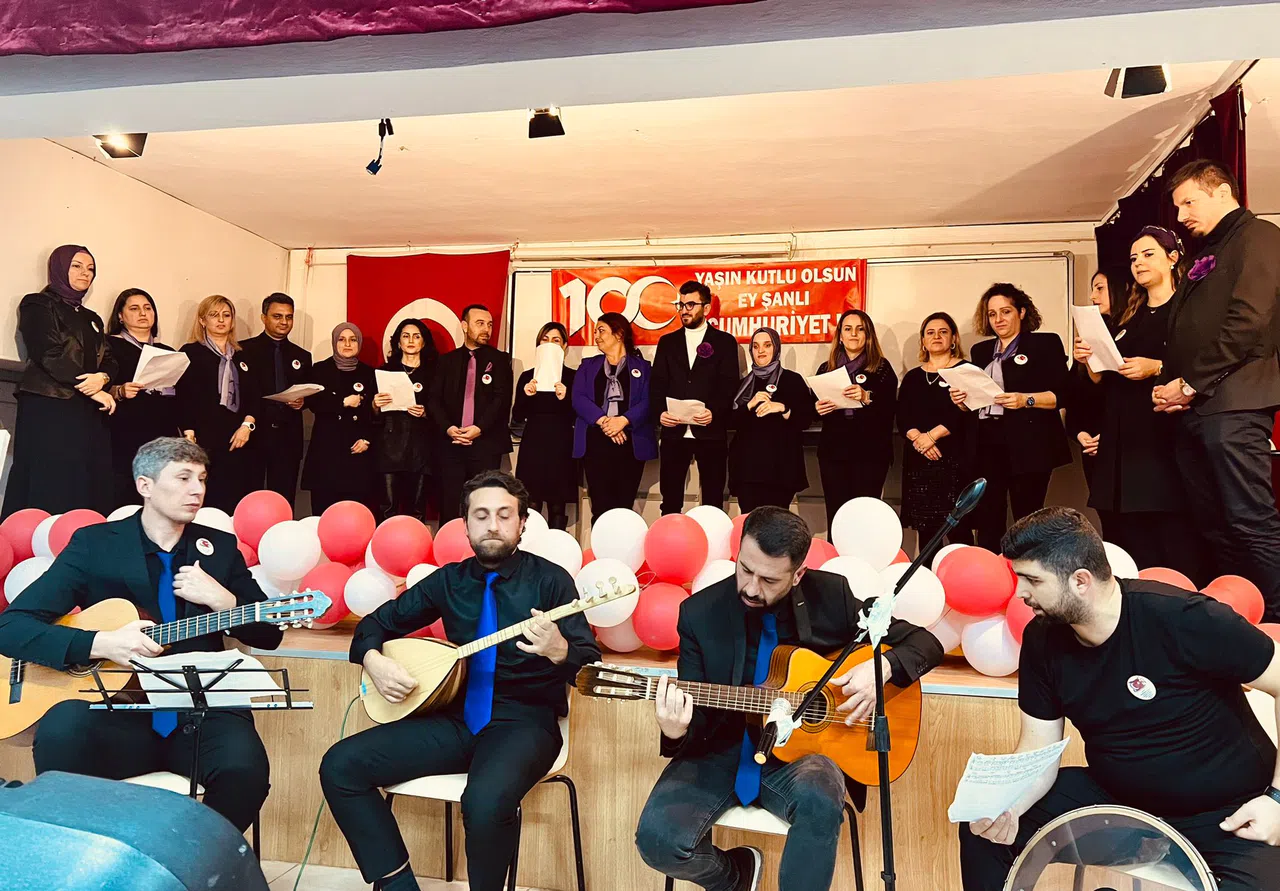 Asarcık'ta "Öğretmenler Korosu" Konser Verdi