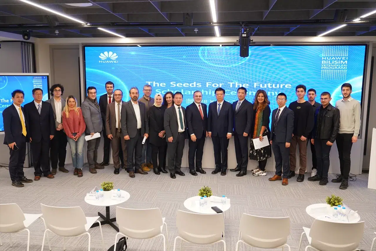 Huawei Türkiye Genç Bilişimcileri "Gelecek İçin Tohumlar Bursu" ile Destekliyor