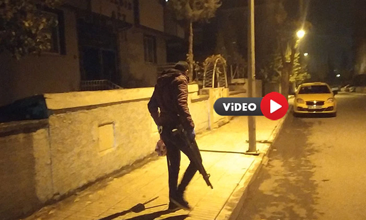 Çocuklara Silah Satan Şahsın Evine Baskın