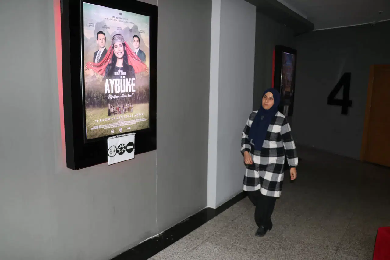 Karabük'te Vatandaşlar "Aybüke; Öğretmen Oldum Ben!" Filmini İzledi
