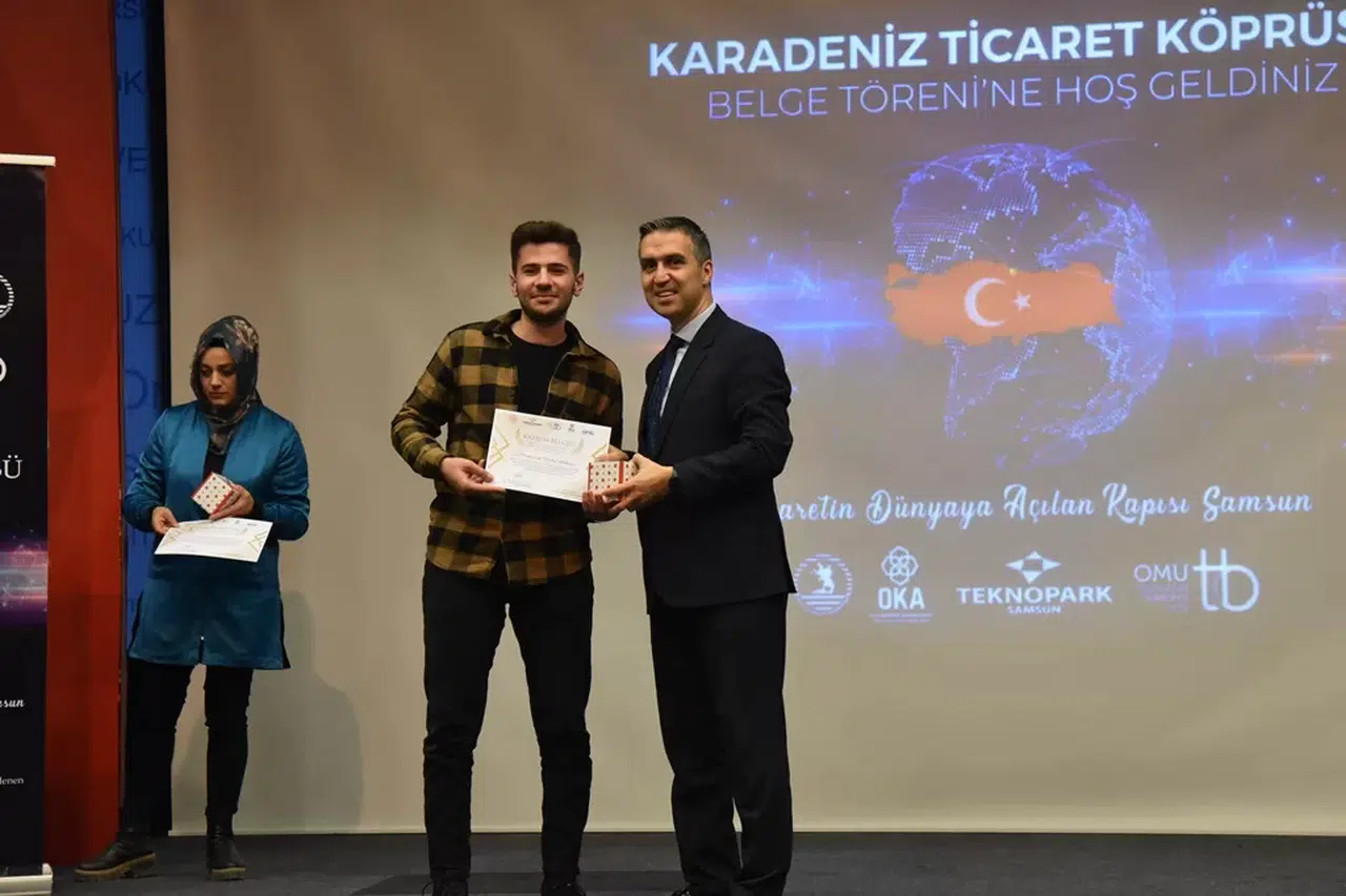 "Karadeniz Ticaret Köprüsü" Projesinde Eğitim Alan Yabancı Öğrencilere Belgeleri Verildi