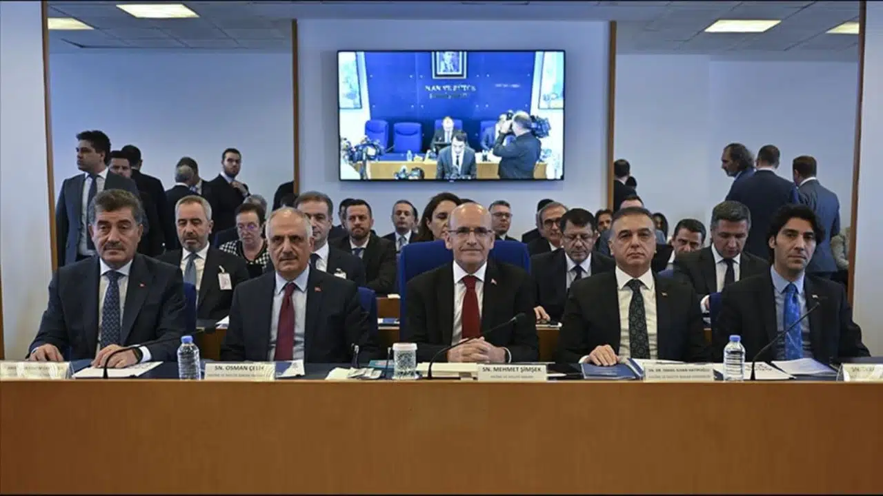 Mehmet Şimşek, Deprem Vergisi Sorusu Yanıtladı: Vergiler Nereye Harcanıyorsa, O Vergiler de Oraya Harcandı