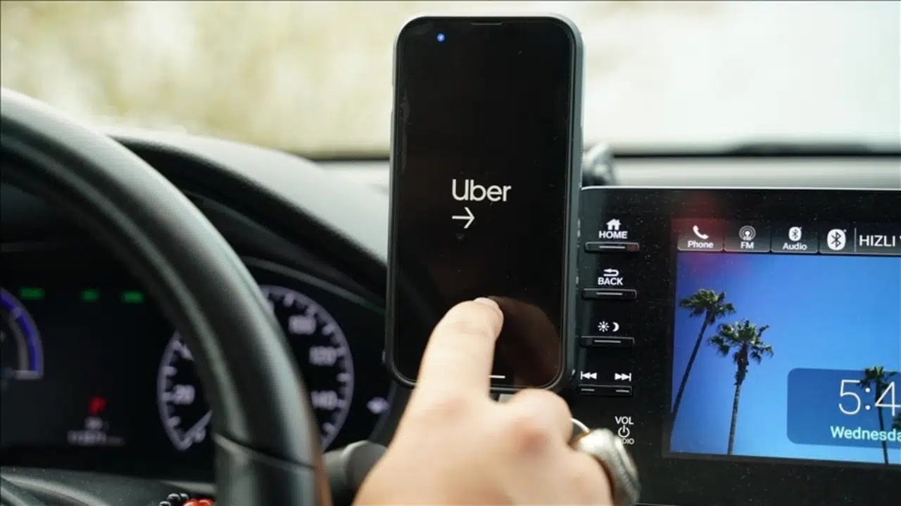 Savcılık Karar Verdi! Uber ve Lyft, Sürücülere 328 Milyon Dolar Ödeyecek