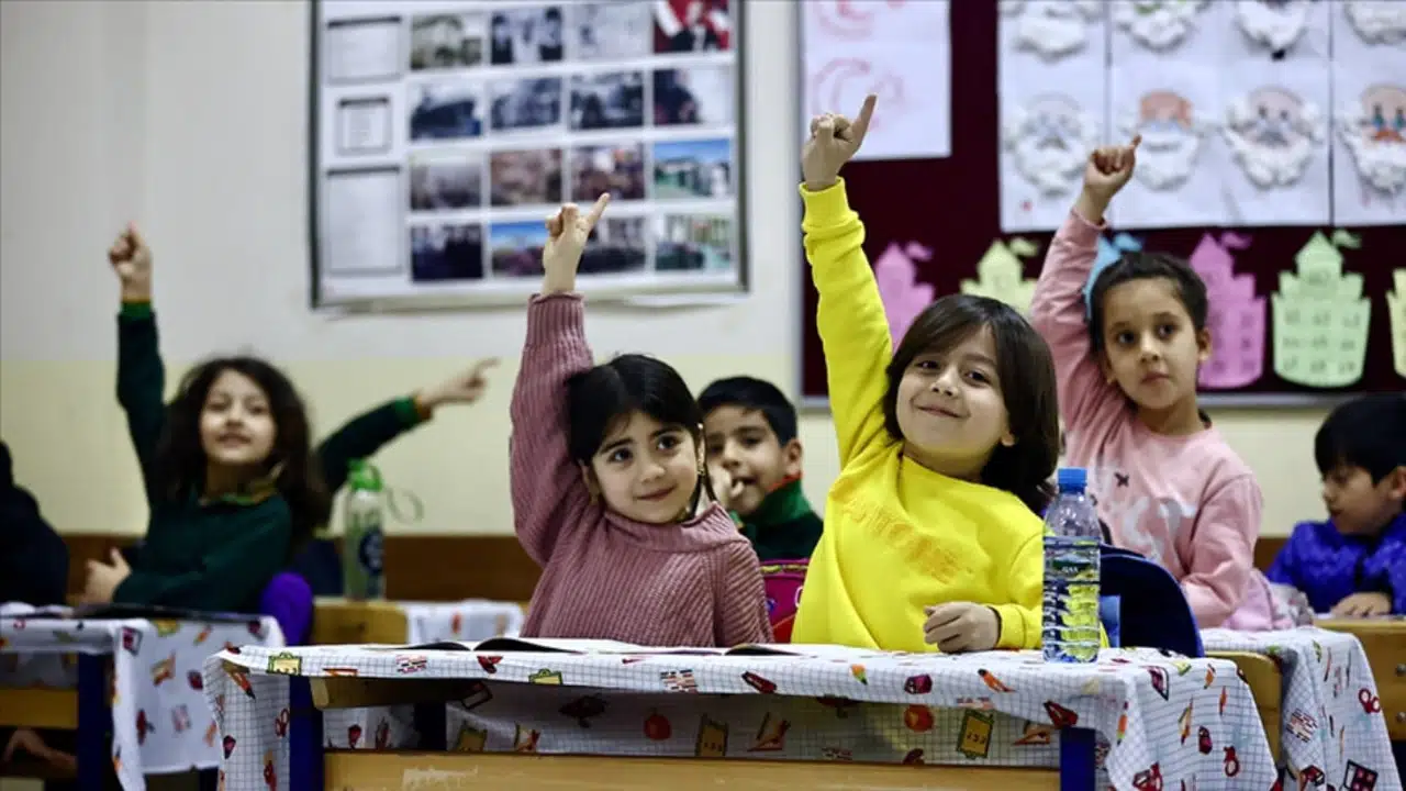 Yeni Müfredat Gelecek Yıldan İtibaren Kademeli Olarak Uygulanacak