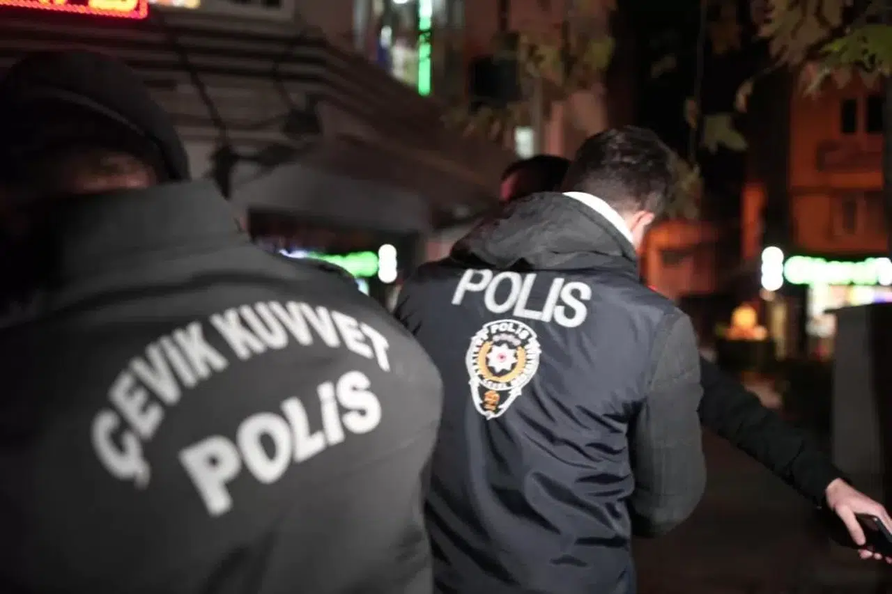 250 Grupla Şafak Baskını...238 Kişi Yakalandı