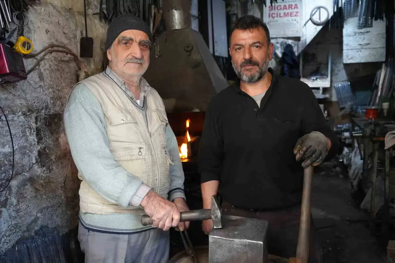 70 Yıllık Demirci Ustası Vakte ve Teknolojiye Direniyor