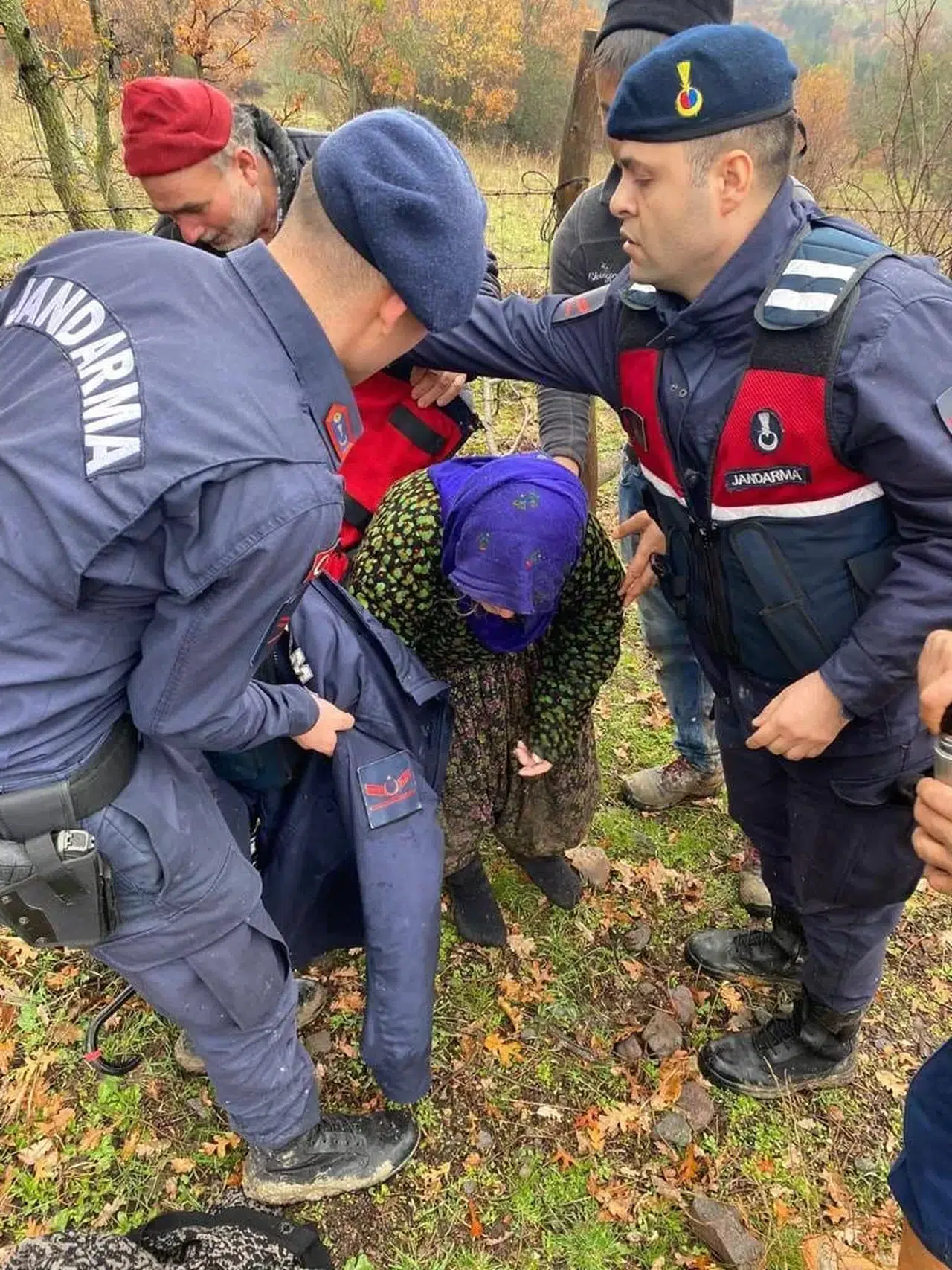 76 Yaşındaki Kayıp Bayan Jandarma Tarafından Bulundu