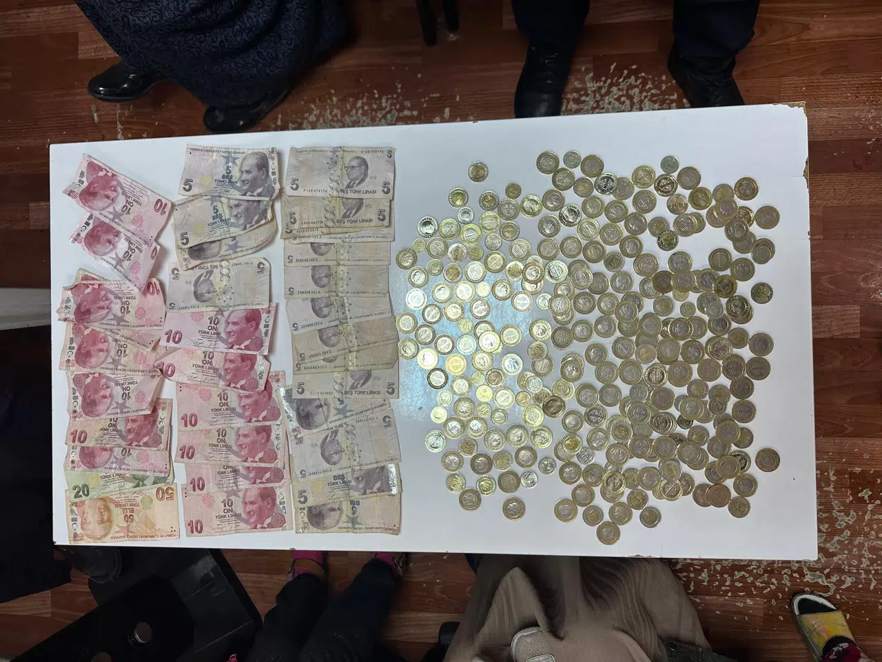 Beş Dilenci Yakalandı Üstünden 920 Lira Çıktı