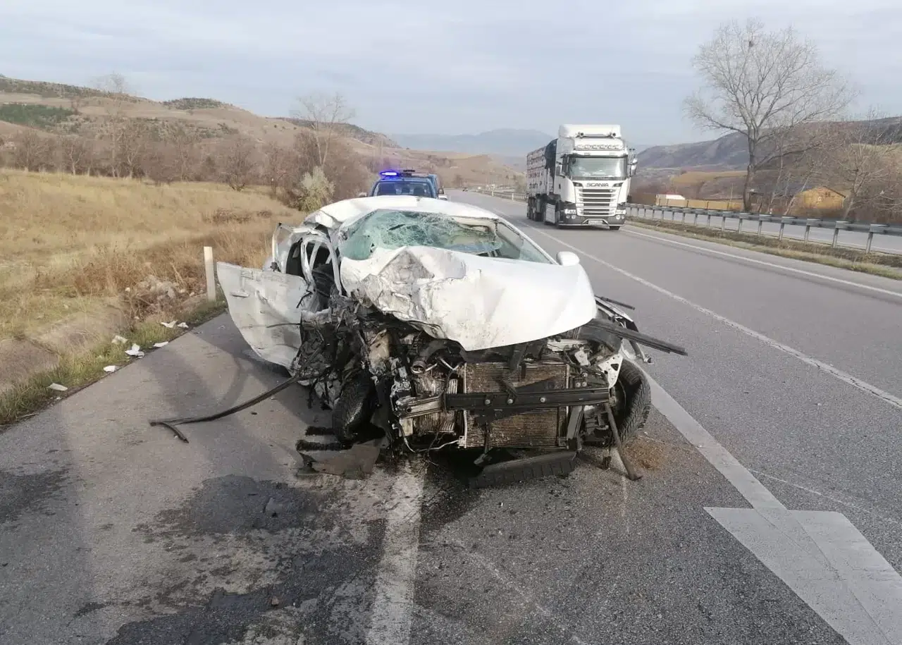 Öğrencileri Taşıyan Minibüs, otobüsle çarpıştı: Yedi yaralı