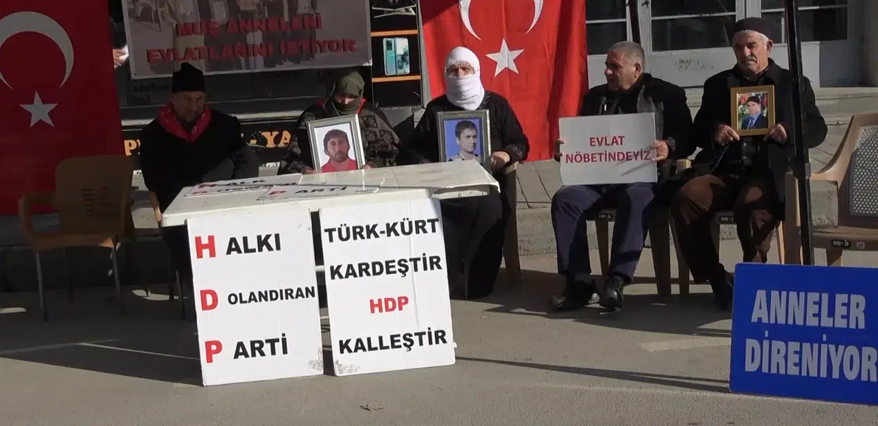 Ailelerin Evlat Nöbeti 128 Haftadır Devam Ediyor