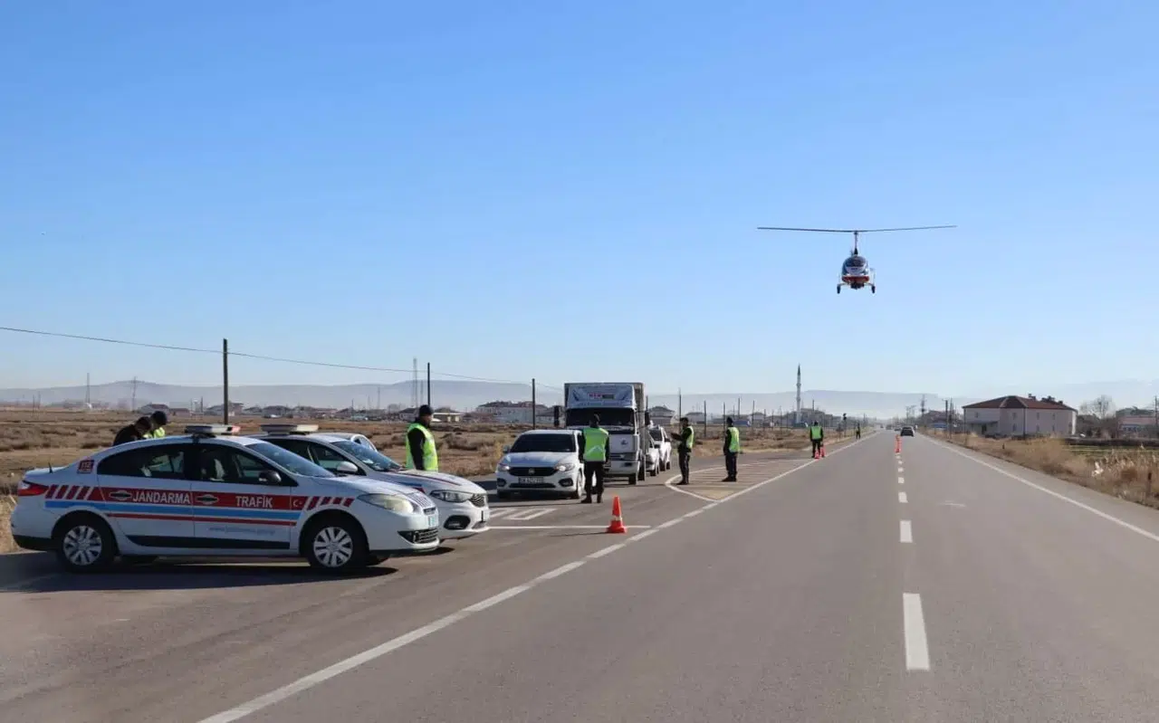 Aksaray Jandarmadan Cayrokopter ile Kontrol